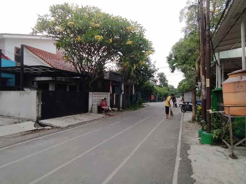 dijual rumah jalan kavling ui timur