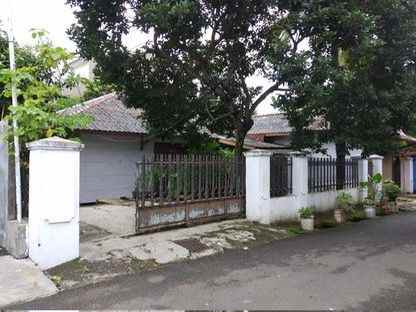 dijual rumah jalan mahakam ciracas