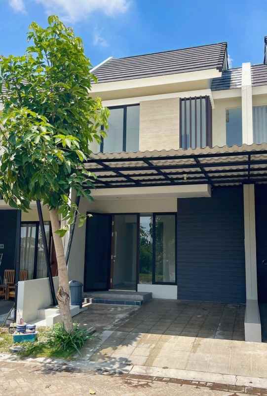 dijual rumah jalan north west lake