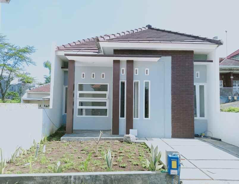 dijual rumah jalan pahlawan perum the