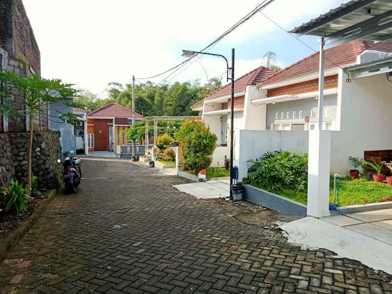 dijual rumah jalan pahlawan perum the