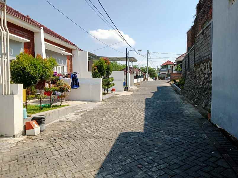 dijual rumah jalan pahlawan perum the