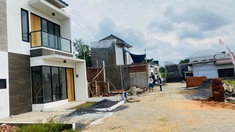 dijual rumah jalan rajasa gadang