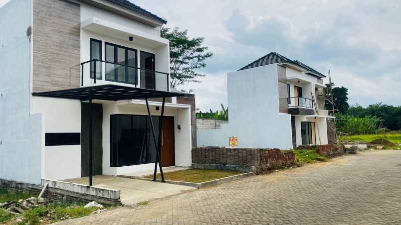 dijual rumah jalan rajasa gadang