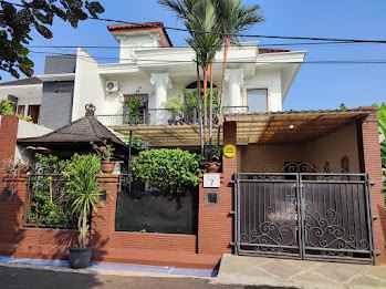 dijual rumah jalan raya cirendeu permai