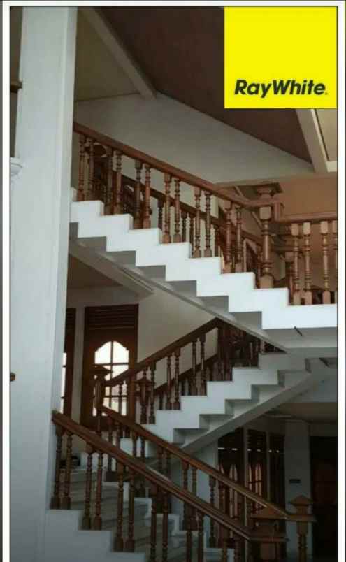 dijual rumah jalan raya darmo