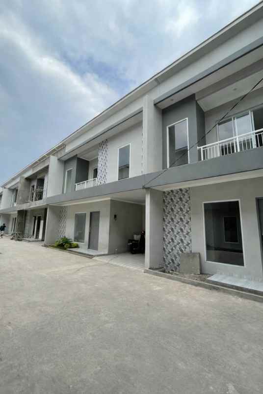 dijual rumah jalan raya fandy graha raya