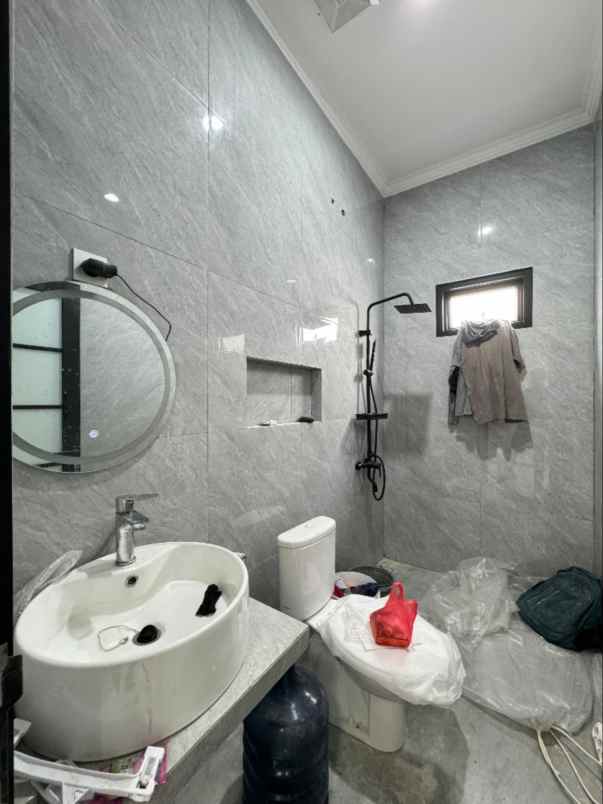 dijual rumah jalan raya jagakarsa