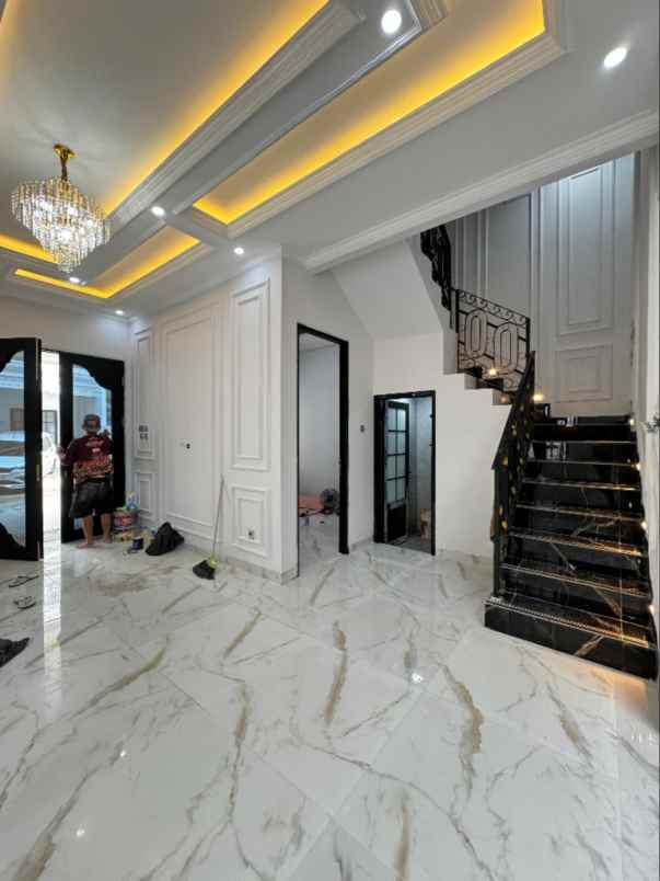 dijual rumah jalan raya jagakarsa