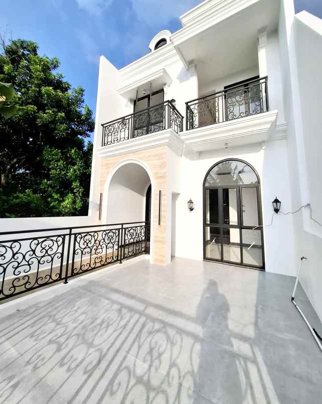 dijual rumah jalan raya jagakarsa