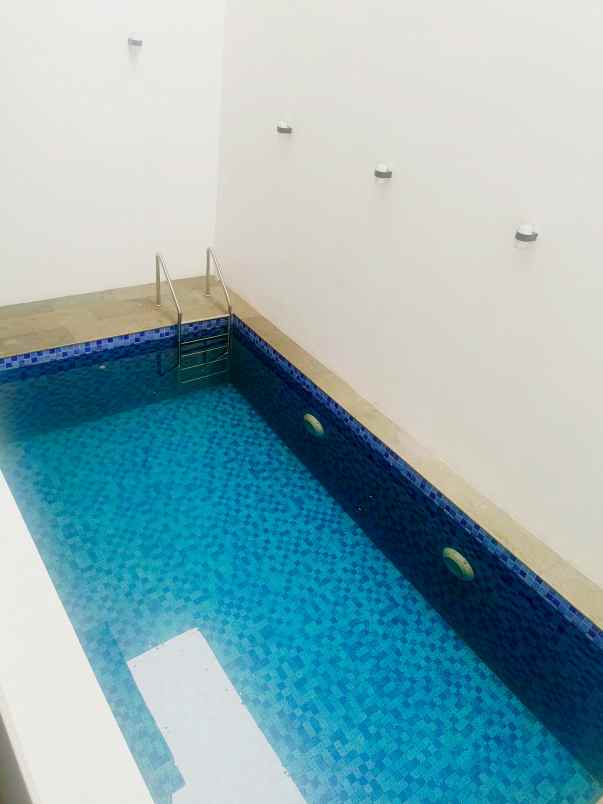 dijual rumah jalan raya jagakarsa