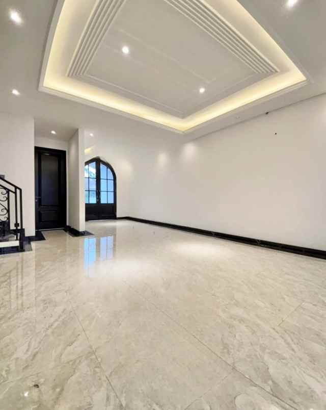 dijual rumah jalan raya jagakarsa