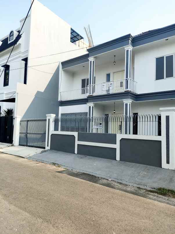 dijual rumah jalan raya kejaksaan