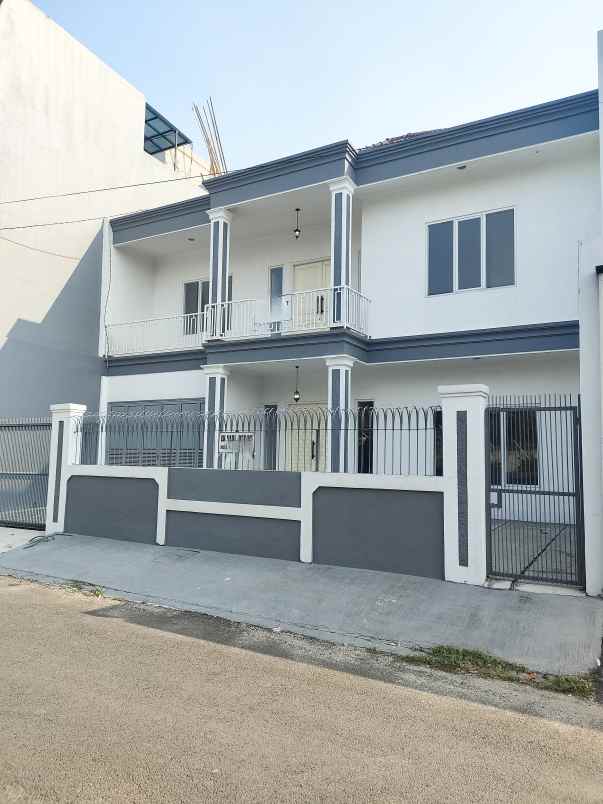 dijual rumah jalan raya kejaksaan