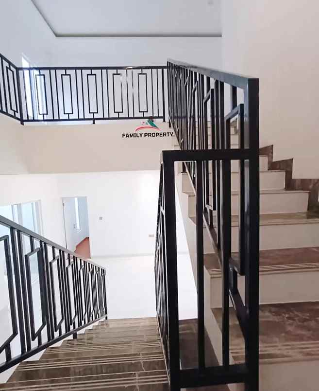 dijual rumah jalan raya kejaksaan