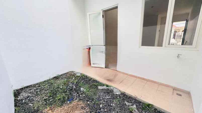 dijual rumah jalan simpang darmo permai