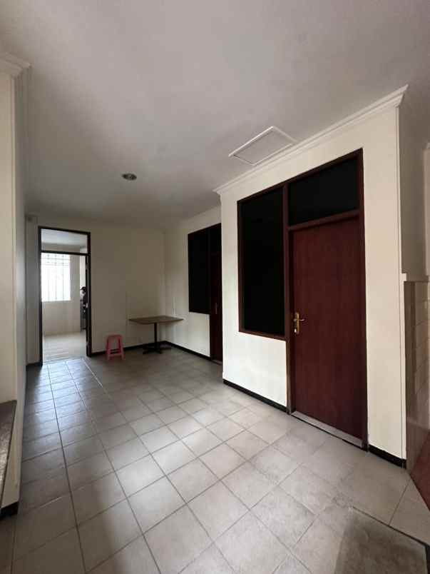 dijual rumah jalan taman hunian satelit