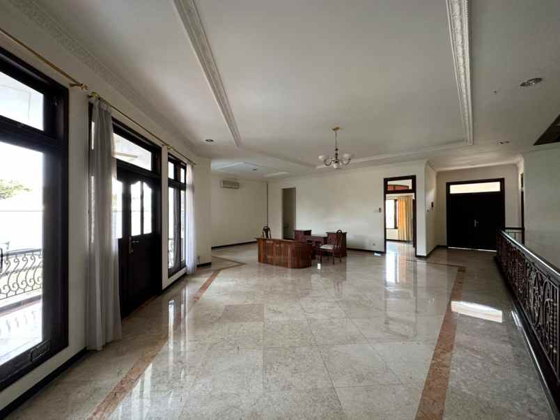 dijual rumah jalan taman hunian satelit