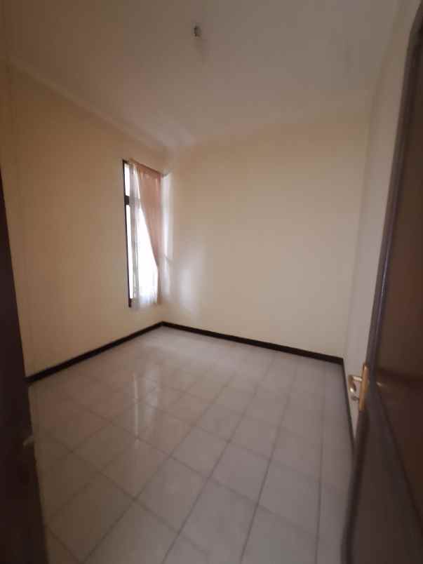 dijual rumah jalan taman puspa raya