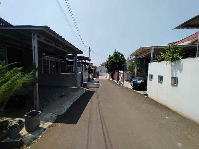 dijual rumah jalan telaga durian asri