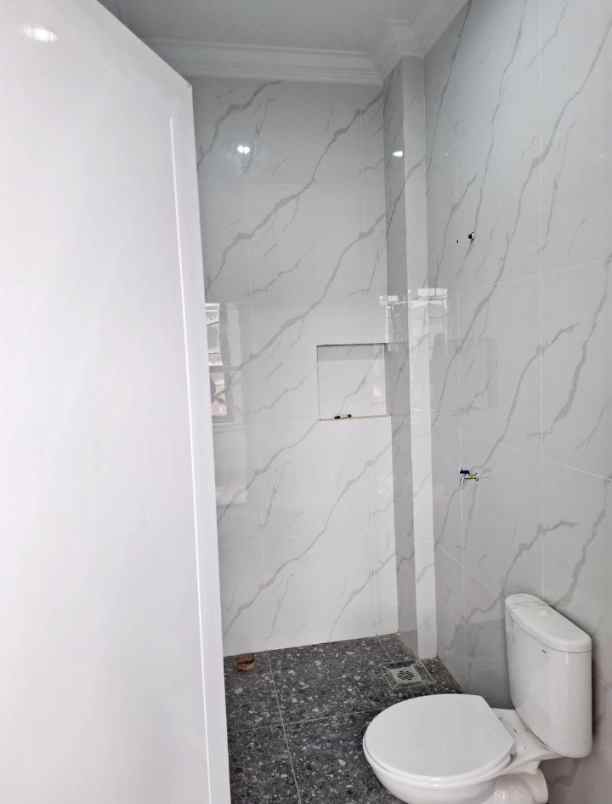 dijual rumah jalan tertib bukit barisan