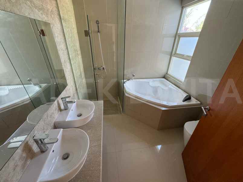 dijual rumah jalan tukad badung renon