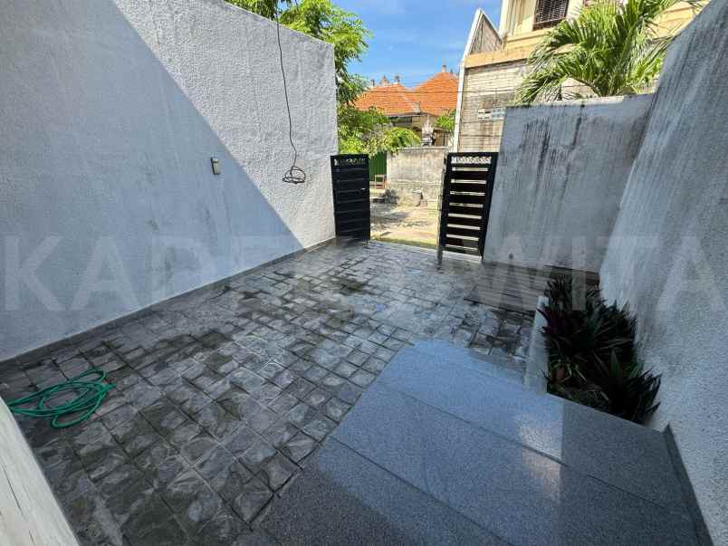 dijual rumah jalan tukad badung renon