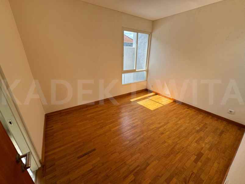 dijual rumah jalan tukad badung renon