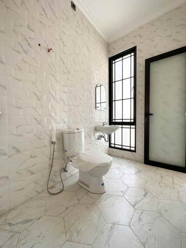 dijual rumah jatimekar