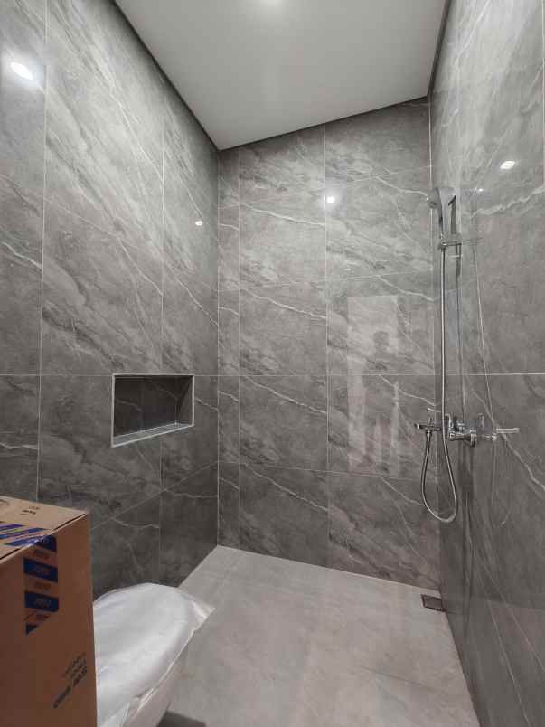 dijual rumah jatinegara kp melayu