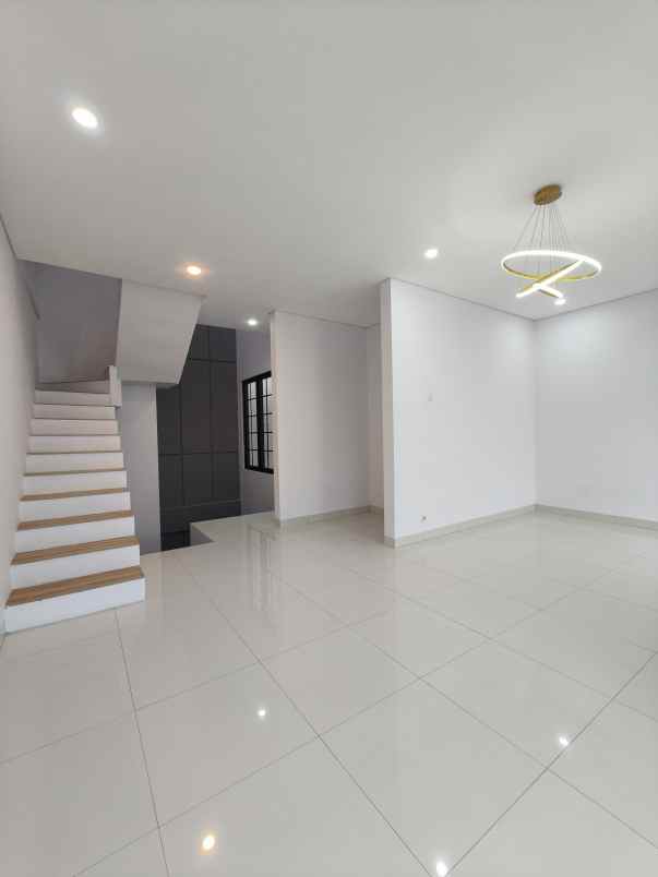 dijual rumah jatinegara kp melayu