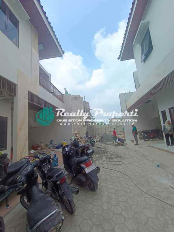 dijual rumah jatiwaringin