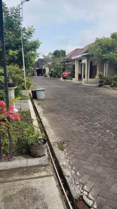 dijual rumah jetis tirtomartani kalasan