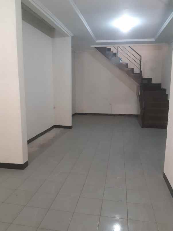 dijual rumah jl antapani bandung