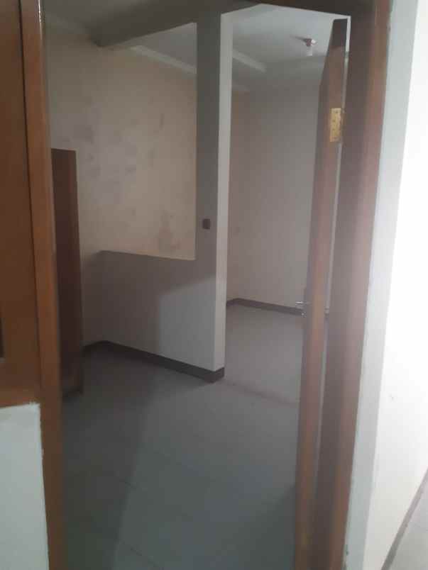 dijual rumah jl antapani bandung