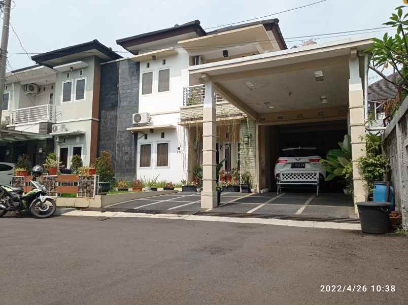 dijual rumah jl arcamanik