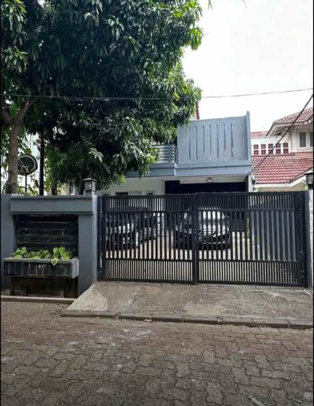 dijual rumah jl bona indah lebak bulus