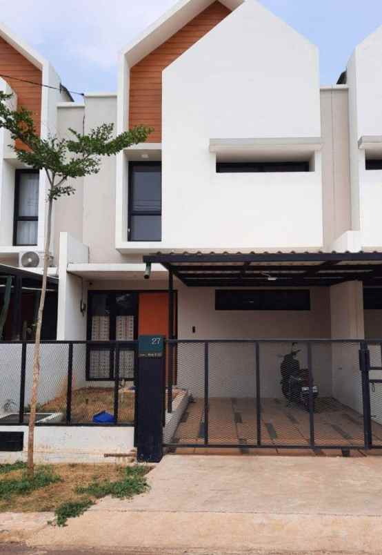 dijual rumah jl boulevard kamila
