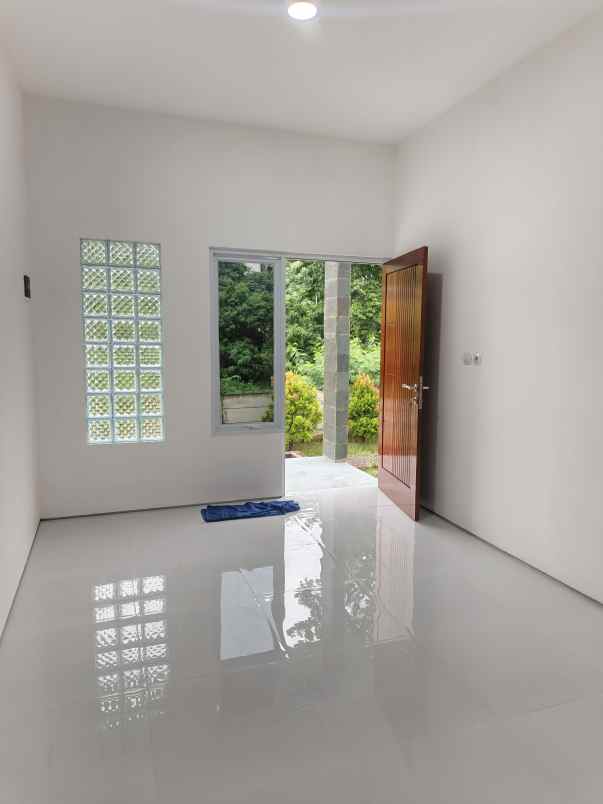 dijual rumah jl candi kalasan timur