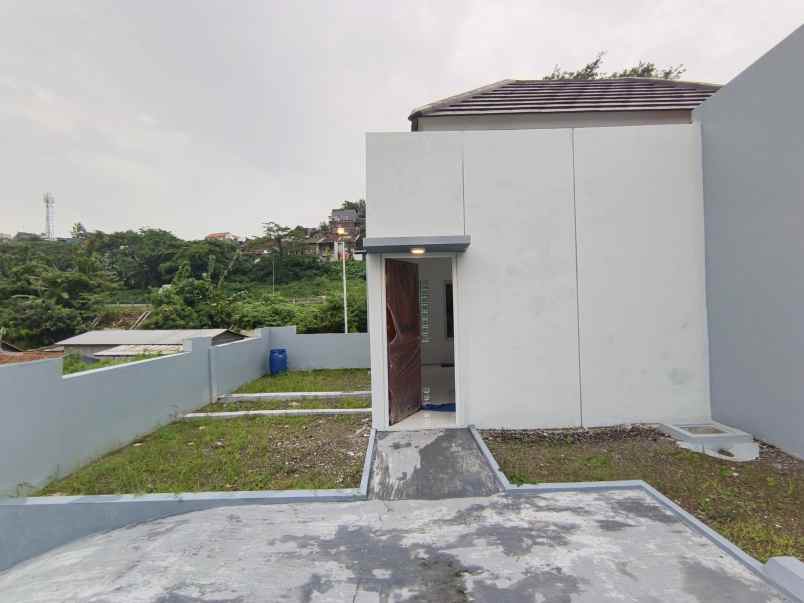dijual rumah jl candi kalasan timur