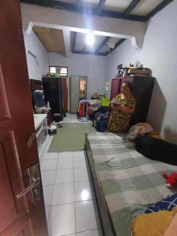 dijual rumah jl cigadung raya syp dago