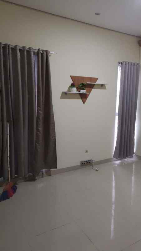 dijual rumah jl dipati unus the royal