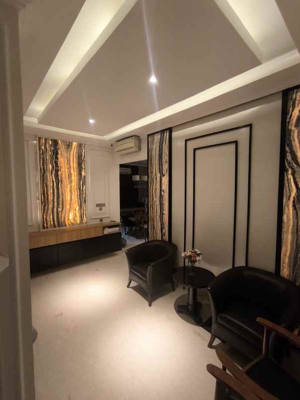 dijual rumah jl ganesha indah