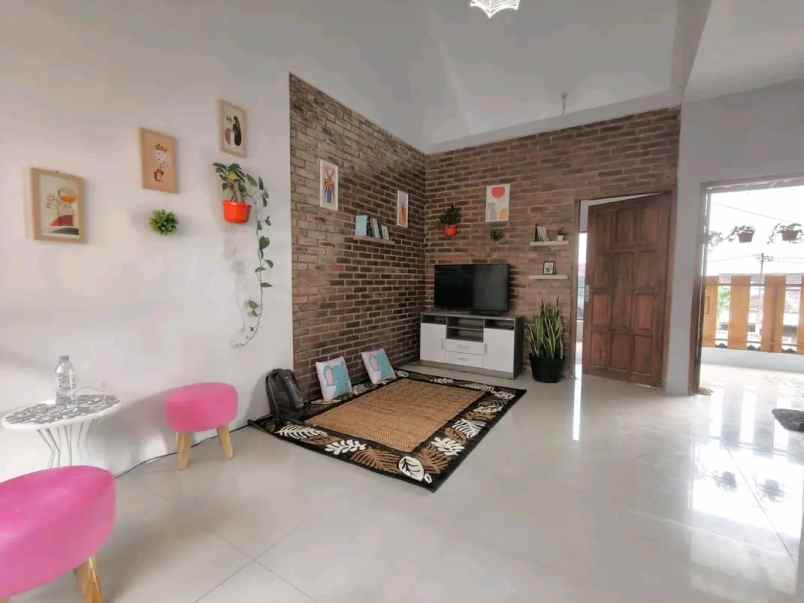 dijual rumah jl gedongkuning