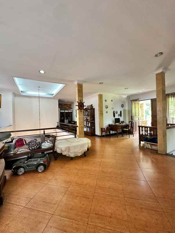 dijual rumah jl hang jebat
