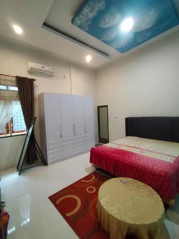 dijual rumah jl hanggar area paus pekanbaru