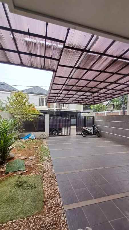 dijual rumah jl hibrida pondok kelapa