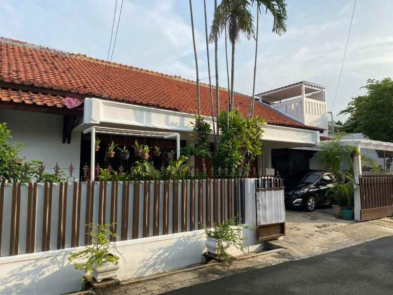 dijual rumah jl jati barang jati kec