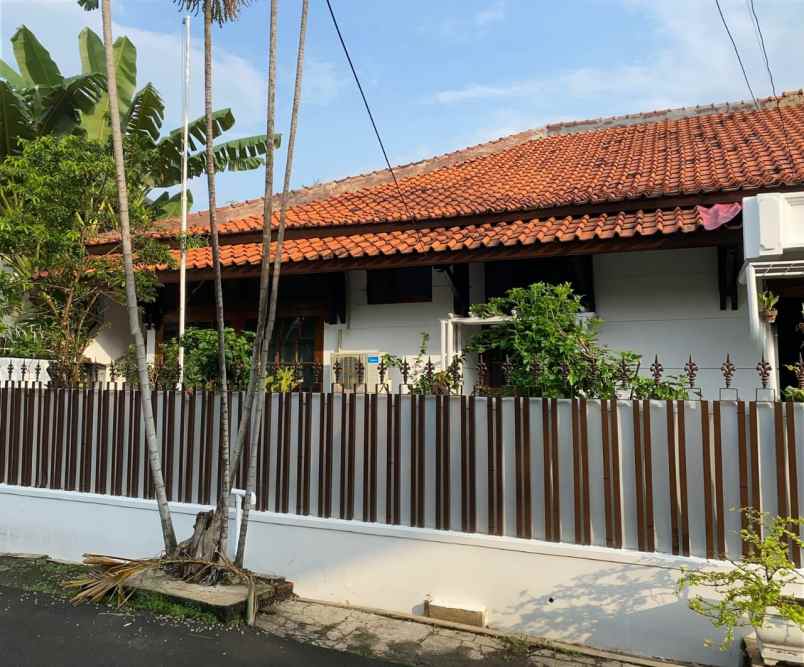 dijual rumah jl jati barang jati kec