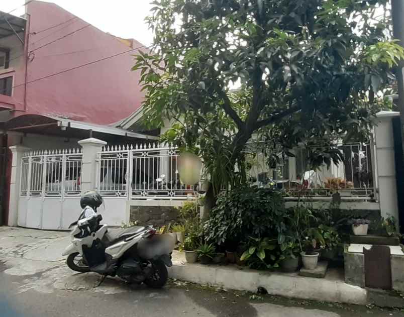 dijual rumah jl jupiter margahayu